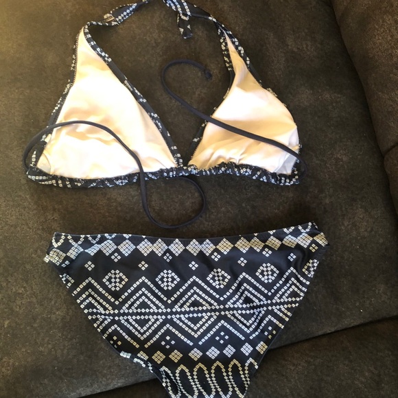 Blue with white bikini - Picture 2 of 3